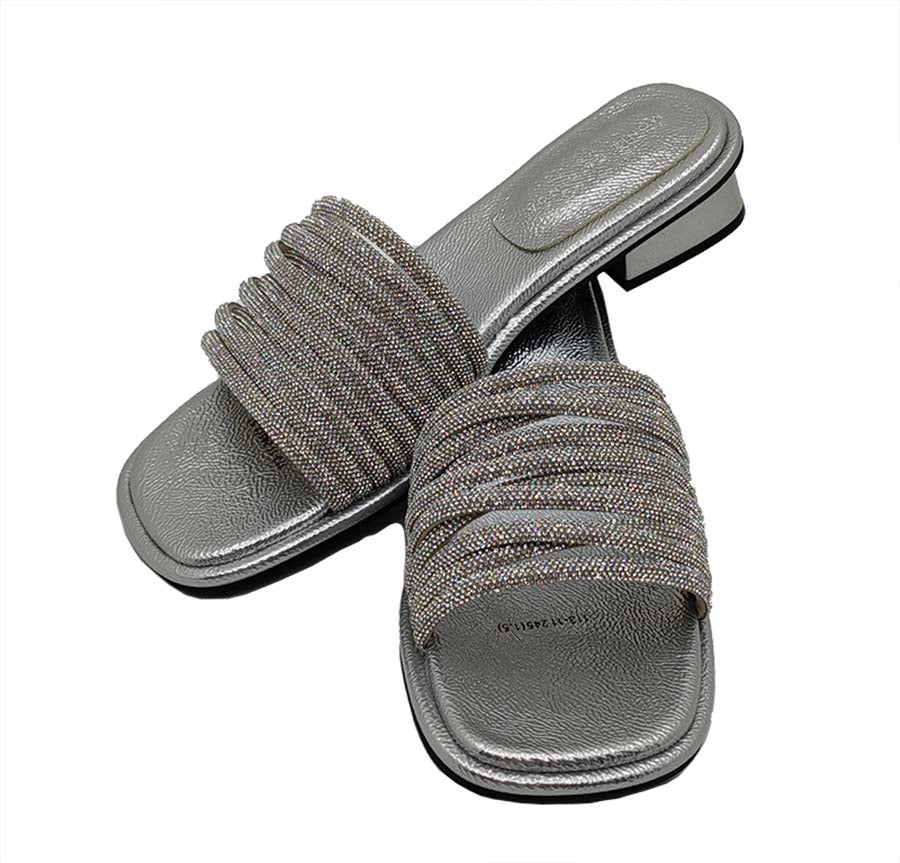 Shoes: SHE11 SIL