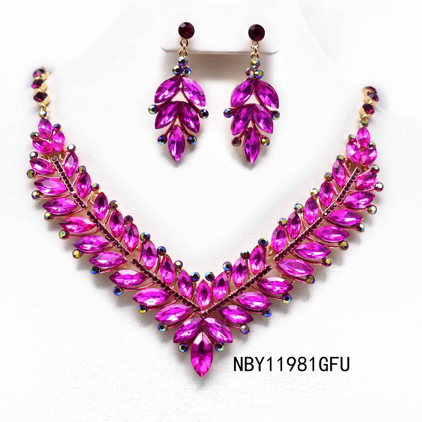 Necklace: NBY11981GFU