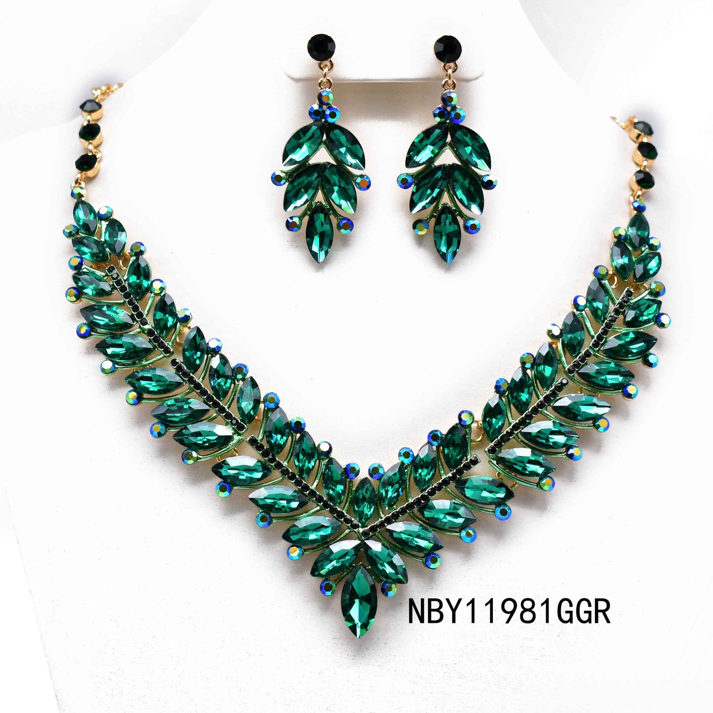 Necklace: NBY11981GGR