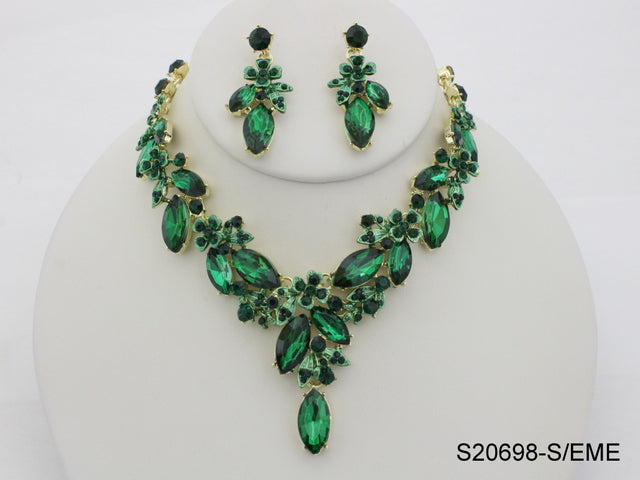 Necklace: S20698EM