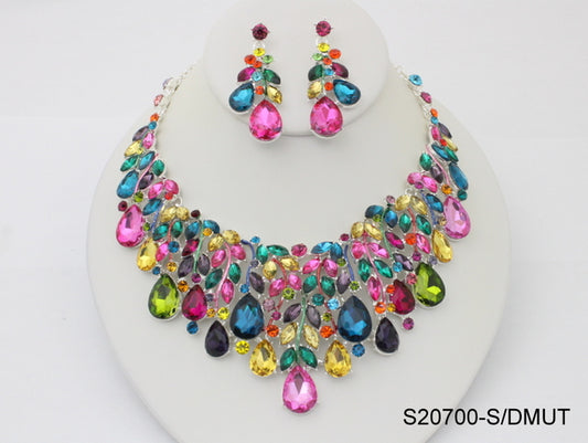 Necklace: S20700MU