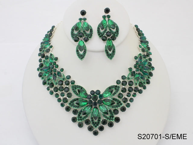 Necklace: S20701EM