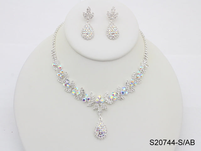 Necklace: S20744SAB